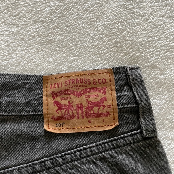 Levi’s 501 straight leg “Get Off My Cloud” jeans - Picture 5 of 13